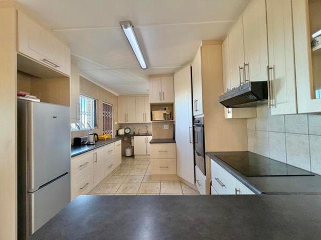 3 Bedroom House in Wavecrest