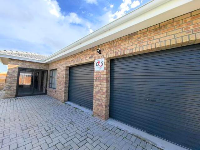 3 Bedroom House in Wavecrest