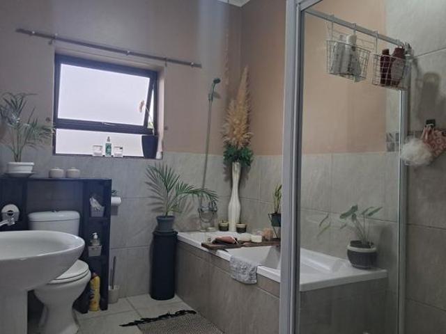 3 Bedroom House in Wavecrest