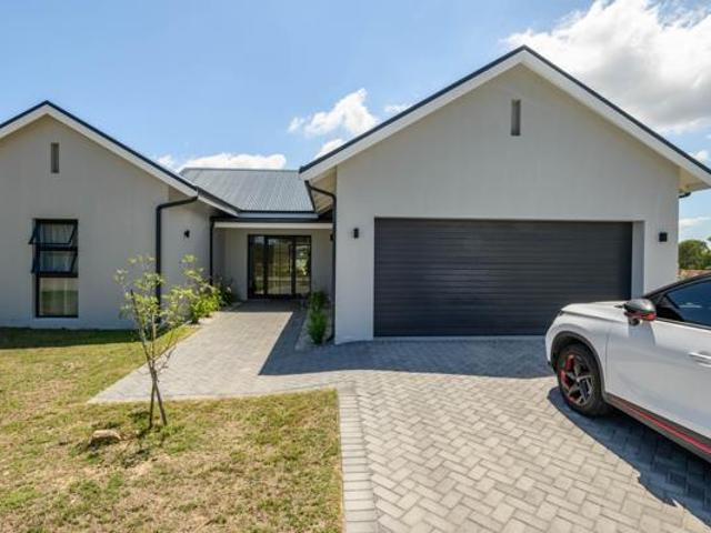 3 Bedroom House in Wedgewood Golf Estate
