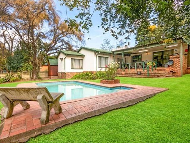 3 Bedroom House in Weltevreden Park