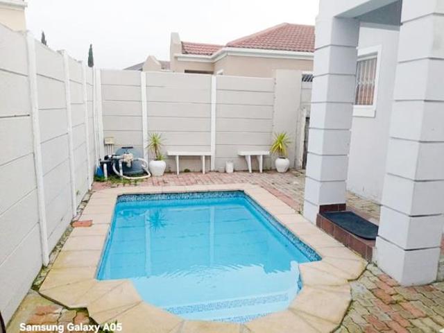 3 Bedroom House in Weltevreden Valley
