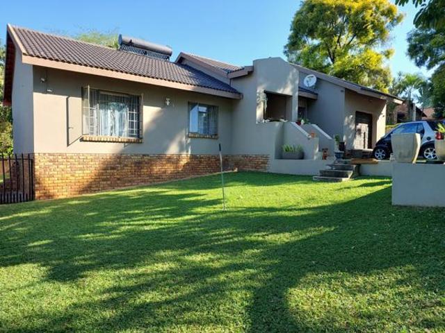 3 Bedroom House in West Acres Ext 13