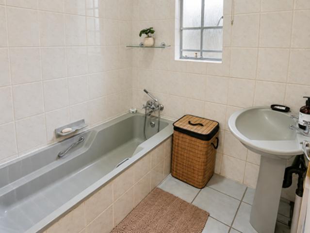 3 Bedroom House in West Acres Ext 20