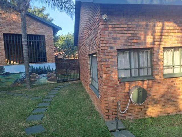 3 Bedroom House in West Acres Ext 6