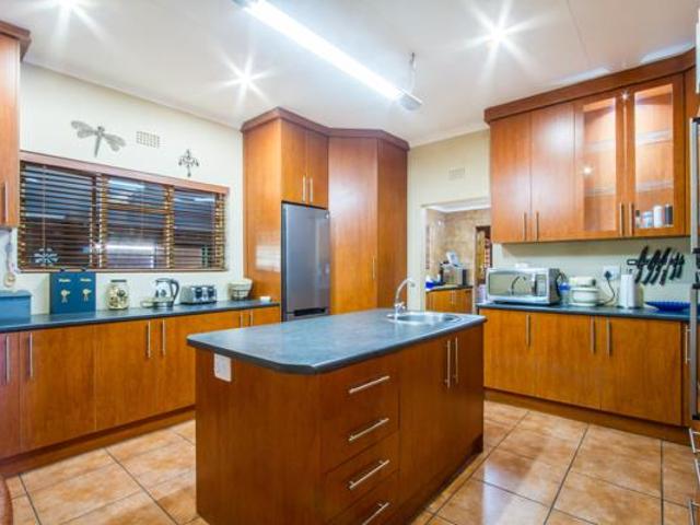 3 Bedroom House in West Bank