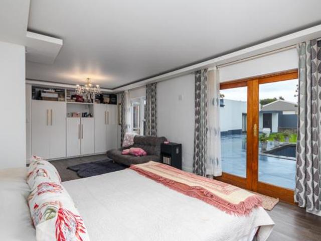 3 Bedroom House in West Beach