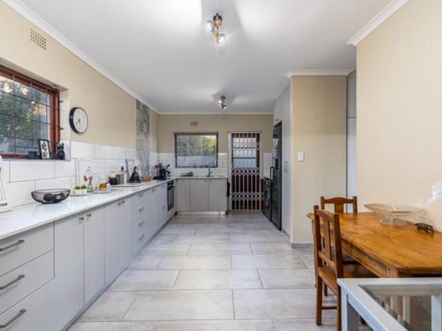 3 Bedroom House in West Beach