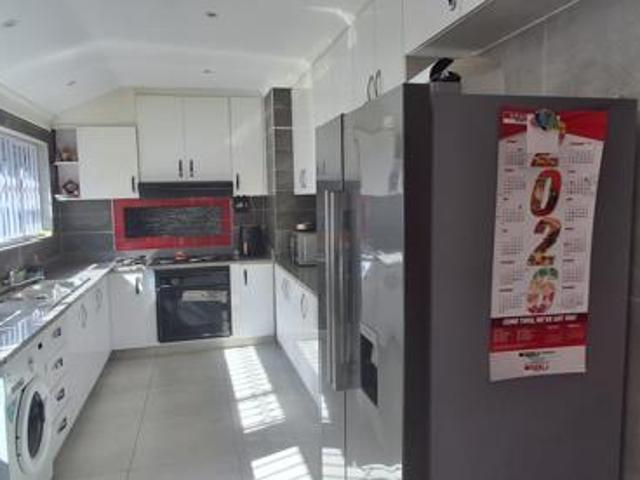 3 Bedroom House in Westbrook