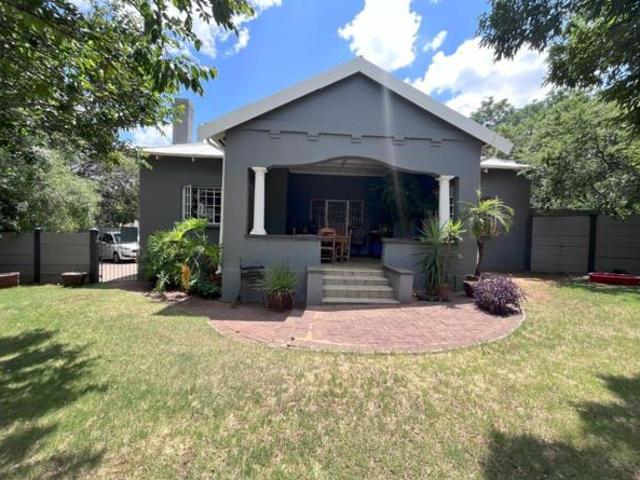 3 Bedroom House in Westdene
