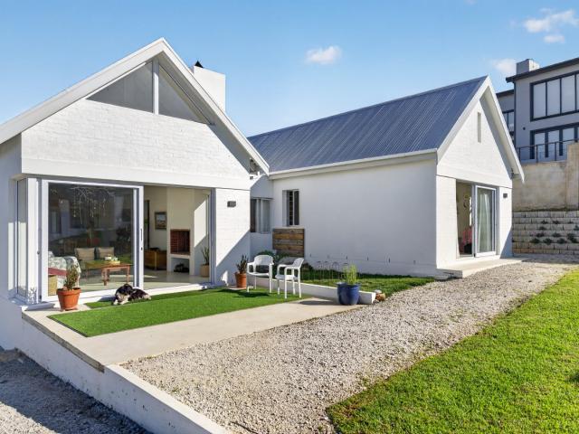 3 Bedroom House in Whale Rock