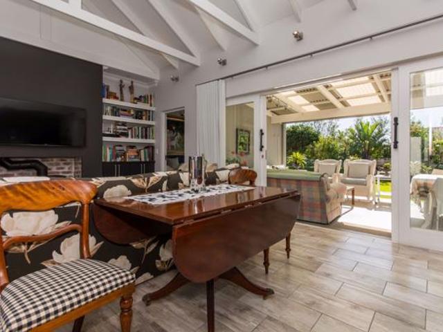 3 Bedroom House in Whale Rock