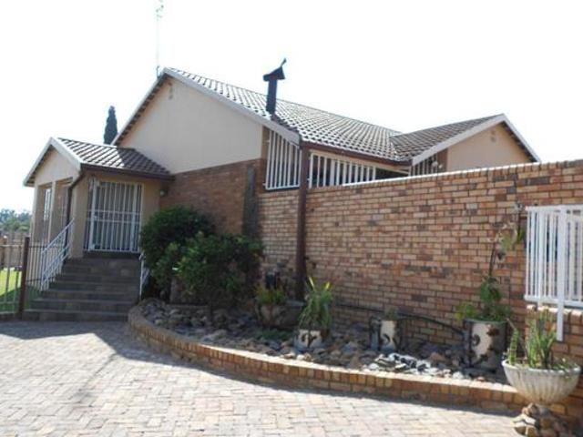 3 Bedroom House in Witbank Central
