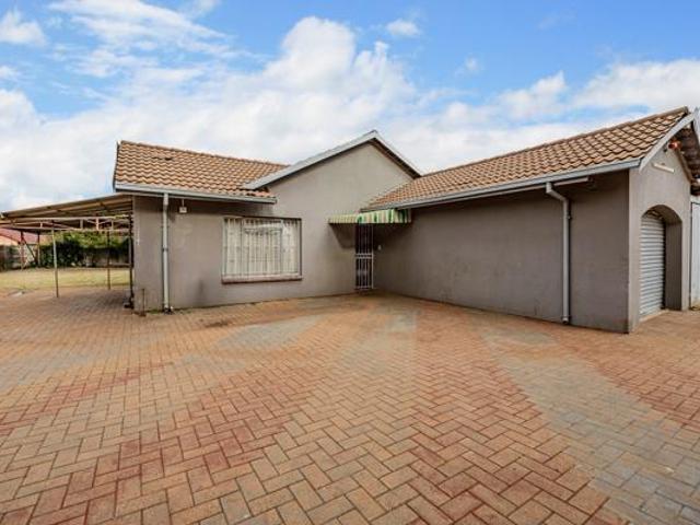 3 Bedroom House in Witpoortjie