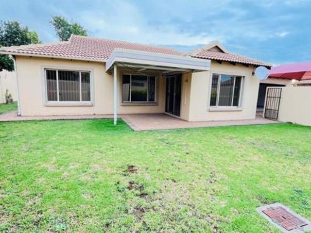 3 Bedroom House in Wierda Crest Estate