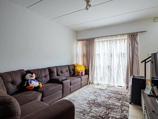 3 Bedroom House in Wilgeheuwel