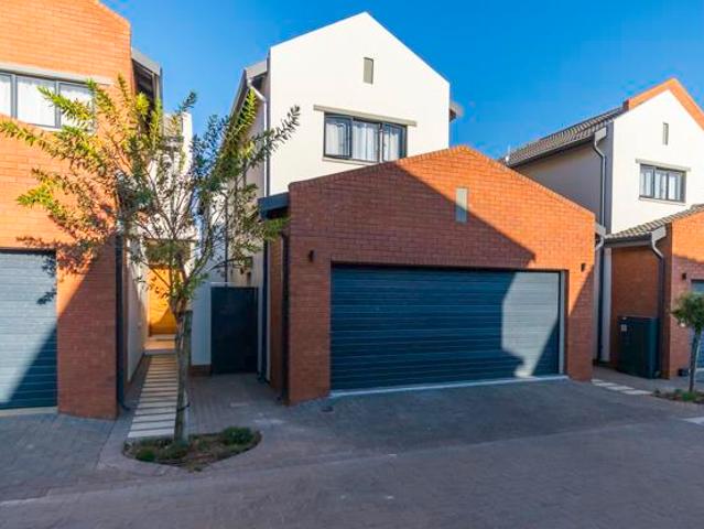 3 Bedroom House in Wilgeheuwel