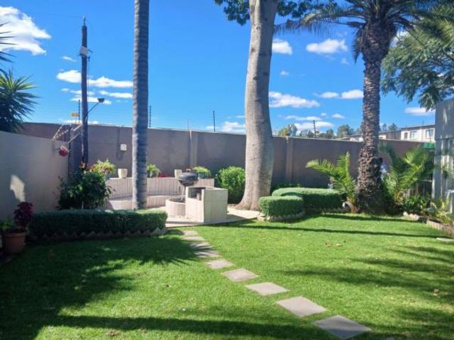 3 Bedroom House in Wilgeheuwel