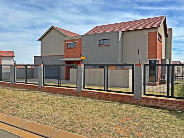 3 Bedroom House in Wild Olive Estate