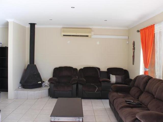 3 Bedroom House in Winterhoek Park