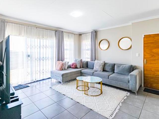 3 Bedroom House in Toekomsrus