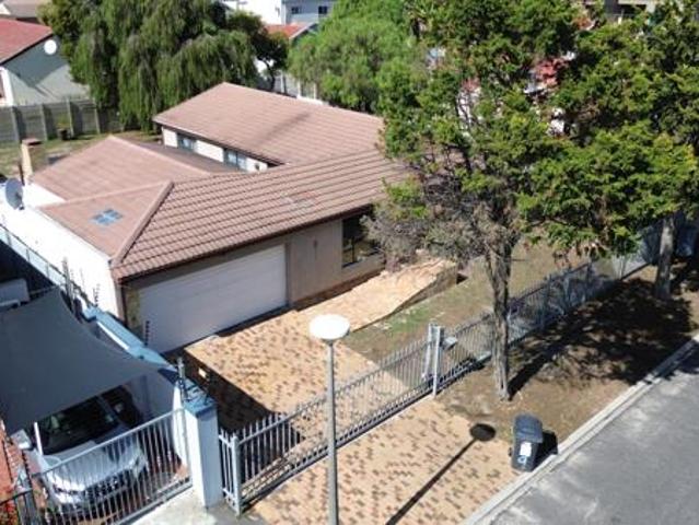 3 Bedroom House in Table View