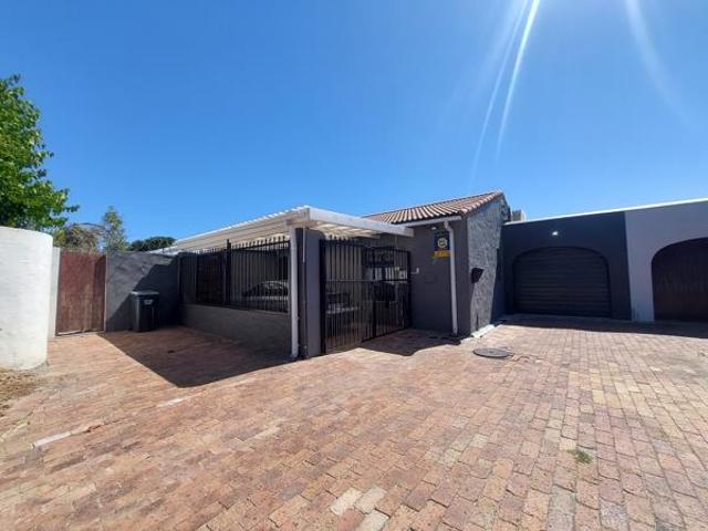 3 Bedroom House in Table View