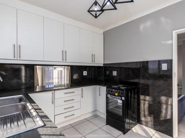 3 Bedroom House in Table View