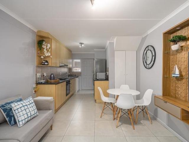 3 Bedroom House in Table View