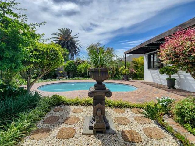 3 Bedroom House in Table View