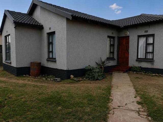 3 Bedroom House in Tasbet Park