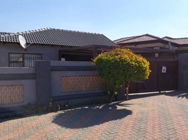 3 Bedroom House in Tasbet Park