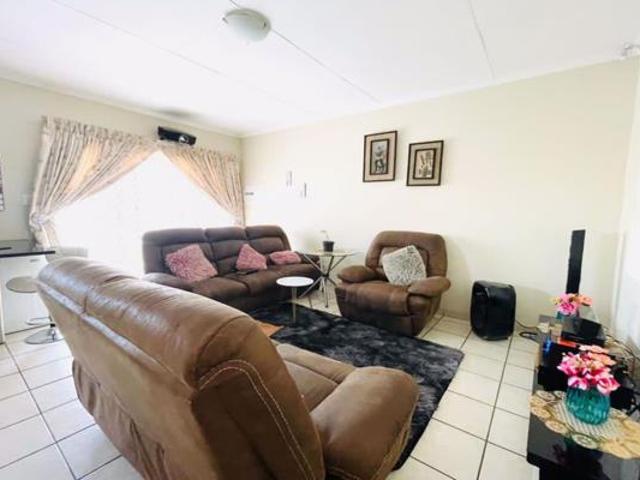 3 Bedroom House in Tasbet Park