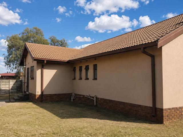 3 Bedroom House in Tasbet Park