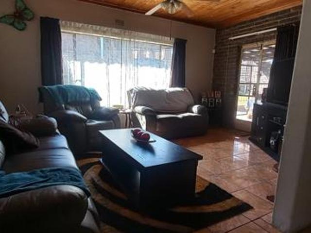 3 Bedroom House in Tasbet Park