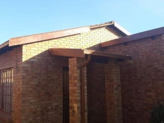 3 Bedroom House in Tasbet Park