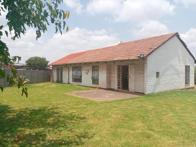 3 Bedroom House in Tasbet Park