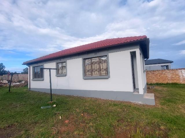 3 Bedroom House in Tasbet Park