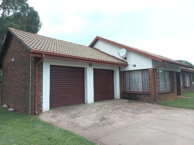 3 Bedroom House in Tasbet Park