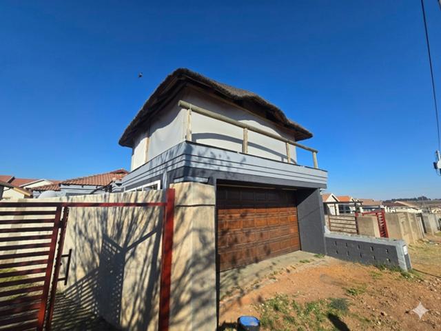 3 Bedroom House in Tasbet Park