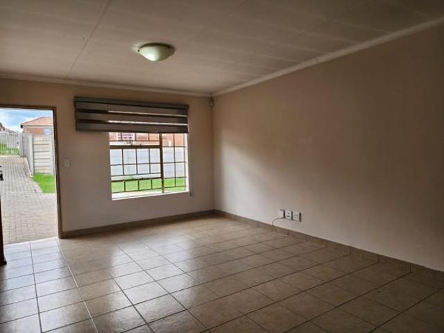 3 Bedroom House in Thatch Hill Estate