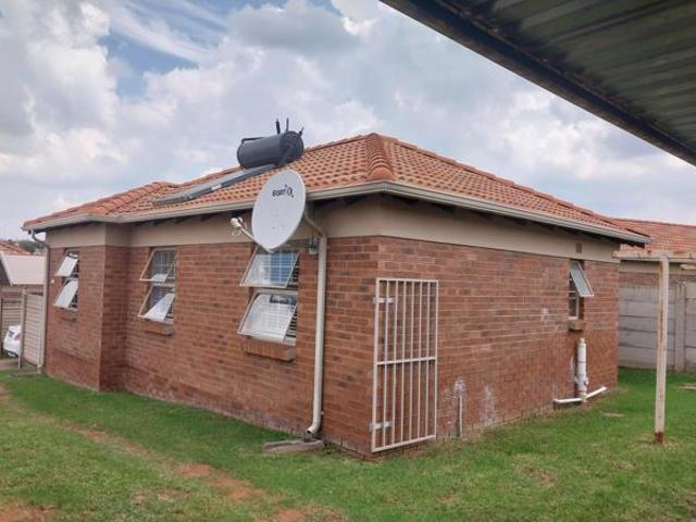 3 Bedroom House in Thatch Hill Estate