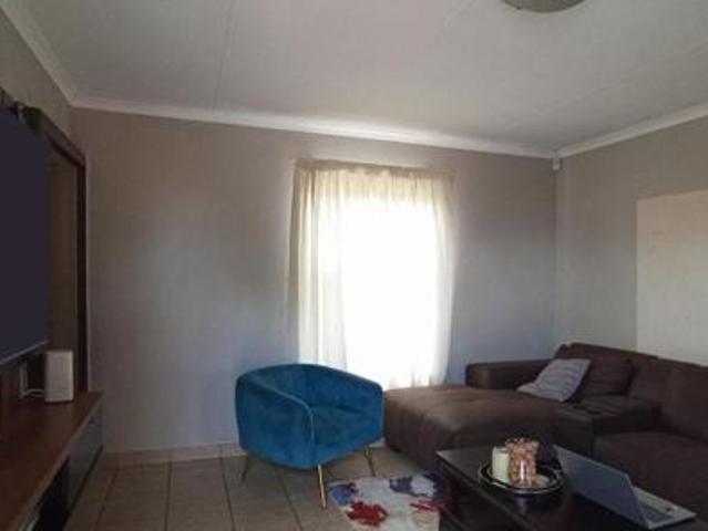 3 Bedroom House in Thatch Hill Estate