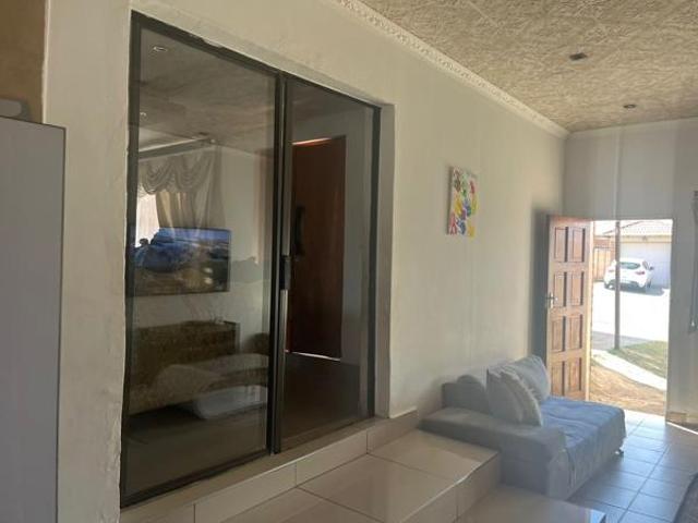 3 Bedroom House in Thatch Hill Estate