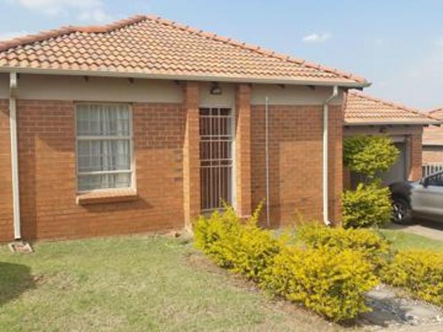 3 Bedroom House in Thatch Hill Estate