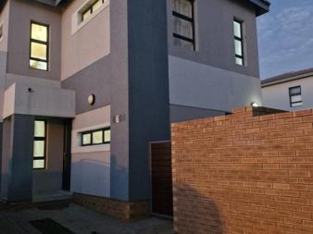 3 Bedroom House in Thatchfield