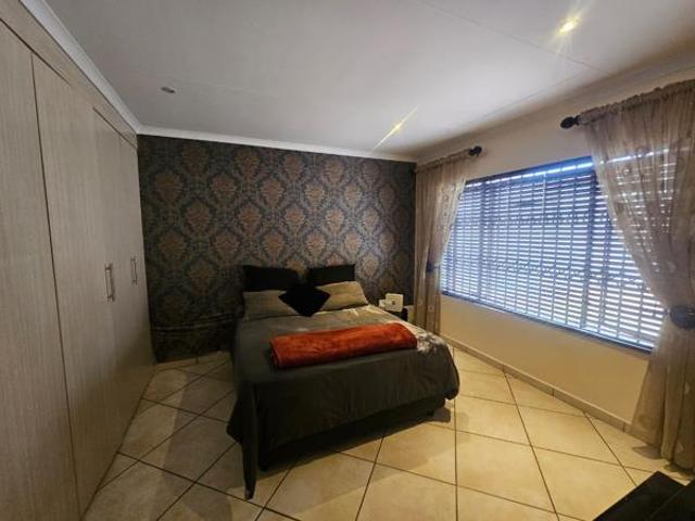 3 Bedroom House in Thatchfield
