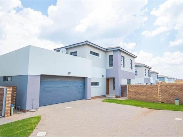 3 Bedroom House in Thatchfield