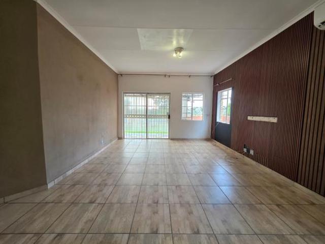 3 Bedroom House in Thatchfield