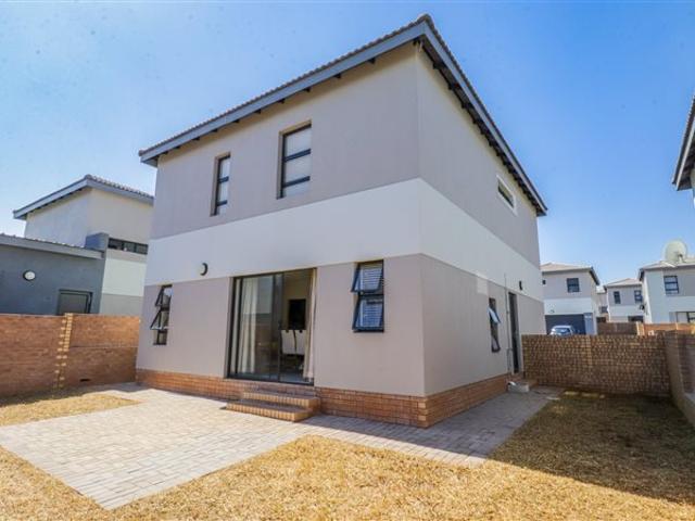 3 Bedroom House in Thatchfield